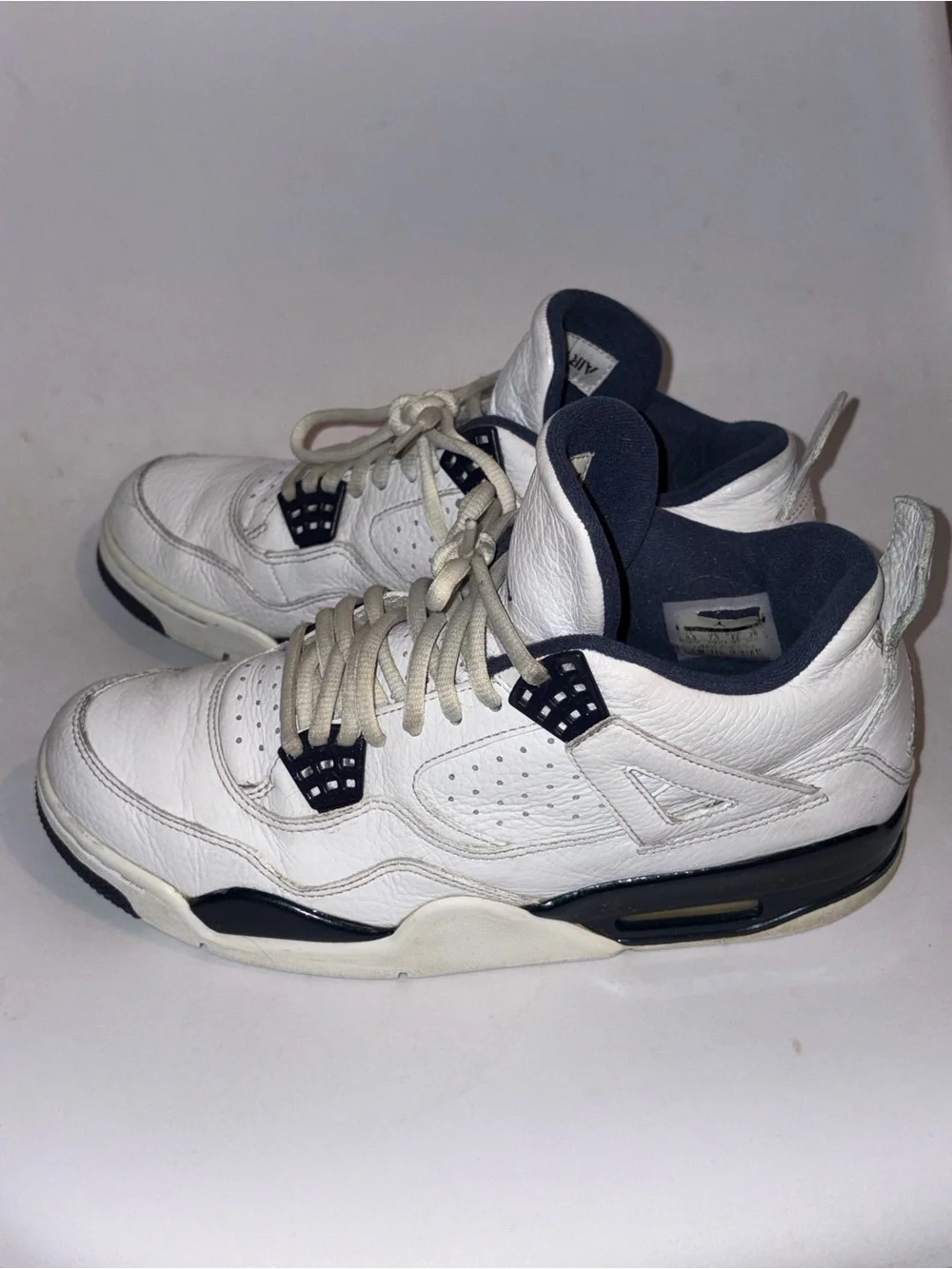 Jordan 4 Columbia